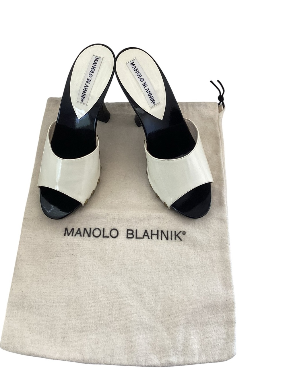 Manolo Blahnik Vintage Cream Patent Leather Slide Mules Made in Italy NEW